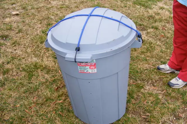 garbage can compost bin